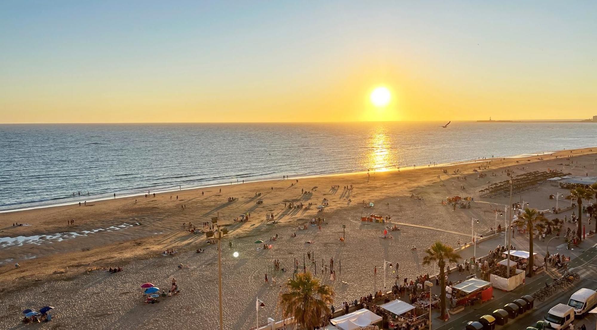 Sunset Victoria Beach Cádiz Exterior photo